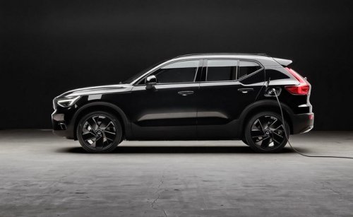 Volvo XC40 B4 (197 Hp) Mild hybrid Automatic na prodej za 808574 Kč
