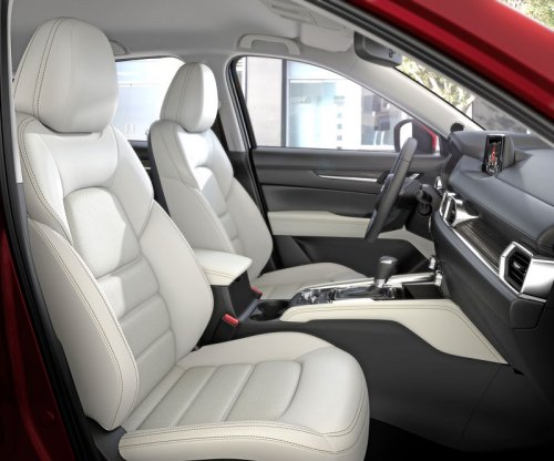 Mazda CX-5 2.5 SKYACTIV-G (188 Hp) Automatic na prodej za 685950 Kč