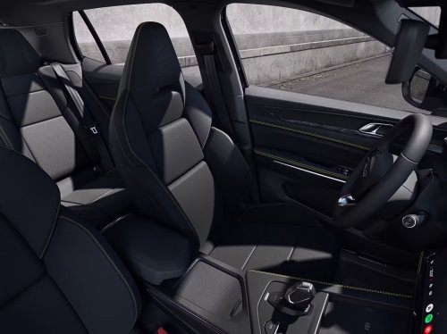 Lynk & Co Lynk & Co 01 1.5 PHEV (276 Hp) na operativní leasing za 11062 Kč/měs.