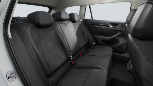 Volkswagen Passat 1,5 TSI PHEV (204 Hp) DSG na operativní leasing za 11821 Kč/měs.