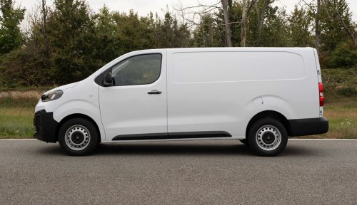 Fiat Scudo 2.0 MTJ (145 Hp) 6-man na operativní leasing za 9359 Kč/měs.