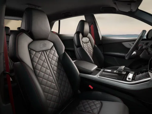 Audi Q8 TFSI e (394 Hp) Plug-in na operativní leasing za 27742 Kč/měs.