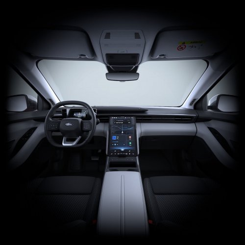 Ford Explorer 77 kWh (286 Hp) PRODLOUŽENÝ DOJEZD RWD na operativní leasing za 11916 Kč/měs.