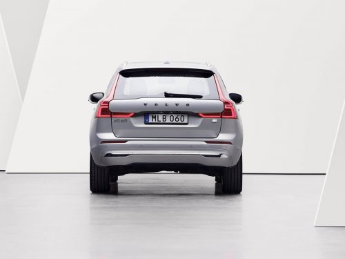 Volvo XC60 2.0 B5 (250 Hp) Mild Hybrid AWD Geartronic na operativní leasing za 16386 Kč/měs.