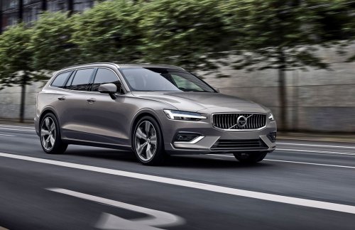 Volvo V60 Recharge 2.0 T8 (455 Hp) Plug-in Hybrid AWD Geartronic na prodej za 1037793 Kč