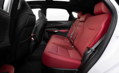 Lexus RX 450h+ 2,5l Plug-in hybrid (309 Hp) e-Four e-CVT (4x4) na prodej za 1264380 Kč