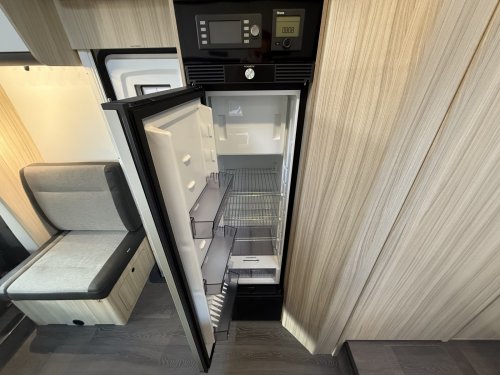 Adria Sun Living FORD 2,0 HD (165HP) Automat na prodej za 1519000 Kč