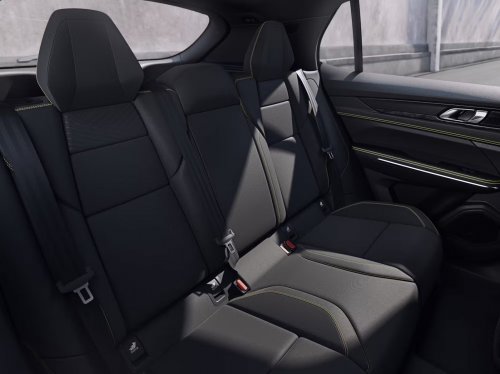 Lynk & Co Lynk & Co 01 1.5 PHEV (276 Hp) na operativní leasing za 11062 Kč/měs.