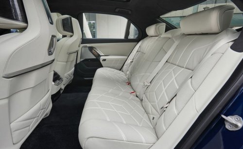 BMW Řada 7 M760e (571 Hp) xDrive Plug-in Hybrid Steptronic na prodej za 2962388 Kč