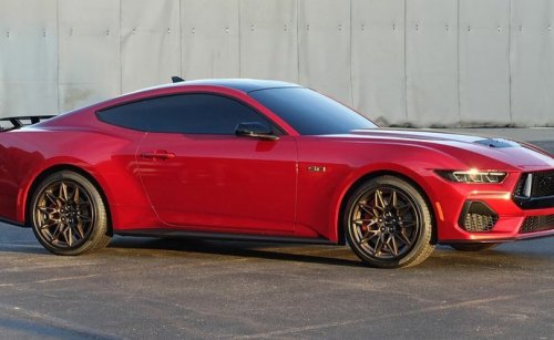 Ford Mustang GT 5.0 V8 (446 Hp) SelectShift na operativní leasing za 21644 Kč/měs.