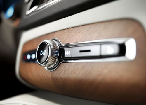 Volvo XC90 2.0 B5 (249 Hp) MHEV AWD Automatic na operativní leasing za 17712 Kč/měs.