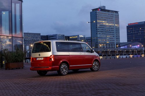 Volkswagen Multivan 2.0 TDI (150 Hp) 4MOTION BMT DSG na operativní leasing za 15944 Kč/měs.