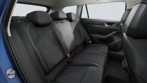 Volkswagen Passat 1,5 TSI PHEV (204 Hp) DSG na operativní leasing za 12265 Kč/měs.