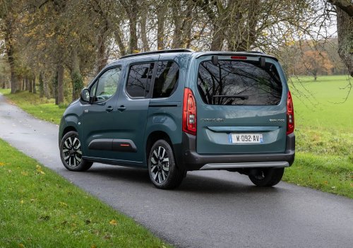 Citroen Berlingo 1.5 (130 Hp) manual na operativní leasing za 9366 Kč/měs.