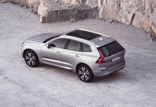 Volvo XC60 2.0 B5 (250 Hp) Mild Hybrid AWD Geartronic na operativní leasing za 16386 Kč/měs.