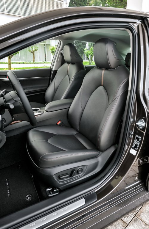 Toyota Camry 2.5 (181 Hp) Automatic na prodej za 636281 Kč