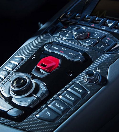 Lamborghini Aventador 6.5 V12 (740 Hp) 4WD ISR na prodej za 6983198 Kč