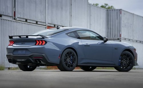 Ford Mustang GT 5.0 V8 (446 Hp) SelectShift na operativní leasing za 21644 Kč/měs.