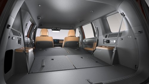 Hyundai Santa FE 1,6 T-GDI HEV AUTOMATIC-6 AWD (215 HP) 7-MÍSTNÉ na operativní leasing za 9990 Kč/měs.