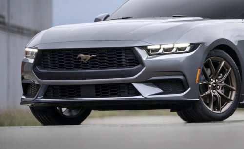 Ford Mustang GT 5.0 V8 (446 Hp) SelectShift na operativní leasing za 21644 Kč/měs.