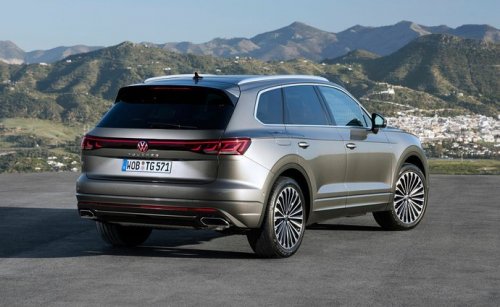 Volkswagen Touareg 3.0 V6 TFSI (381 Hp) eHybrid 4MOTION Tiptronic na prodej za 1397161 Kč