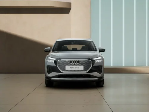 Audi Q4 e-tron 45 e-tron (286 Hp) quattro na operativní leasing za 18349 Kč/měs.