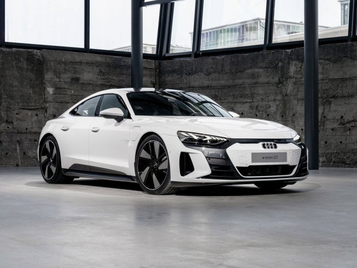 Audi E-tron GT RS e-tron GT (775 Hp) quattro na prodej za 2541421 Kč