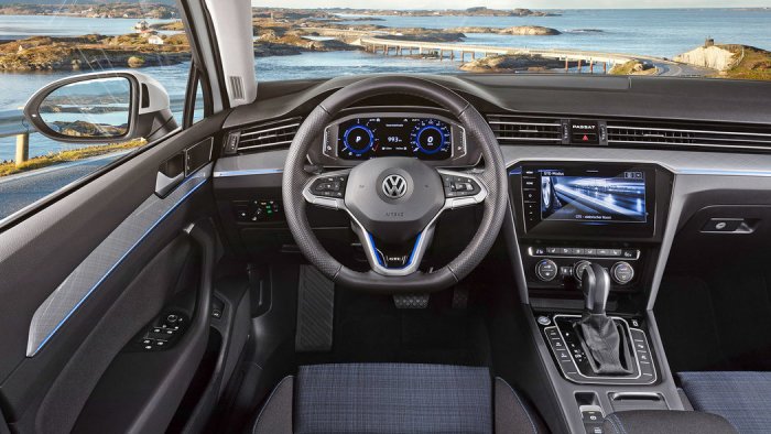 Volkswagen Passat 2.0 TDI (240 Hp) 4MOTION DSG na prodej za 1054152 Kč