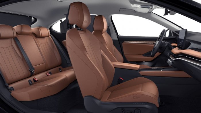 Škoda Superb 2,0 TDI (191 Hp) 4x4 na operativní leasing za 12387 Kč/měs.