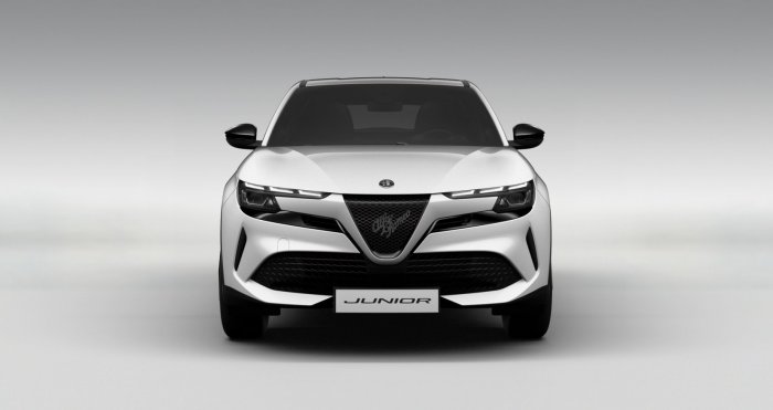 Alfa Romeo Junior 1.2 Turbo Hybrid (145 Hp) eDCT6 na operativní leasing za 8451 Kč/měs.