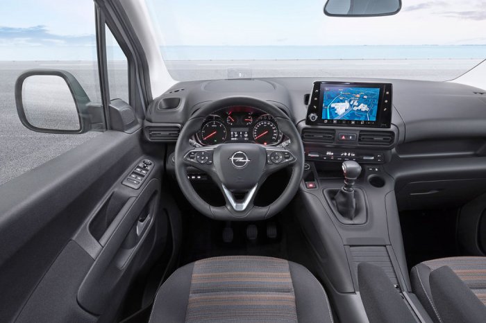 Opel Combo 1.2i (110 Hp) Start/Stop na operativní leasing za 6613 Kč/měs.