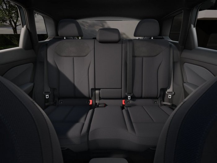 Audi Q3 2.0 TFSI (265 Hp) S tronic quattro na operativní leasing za 13423 Kč/měs.