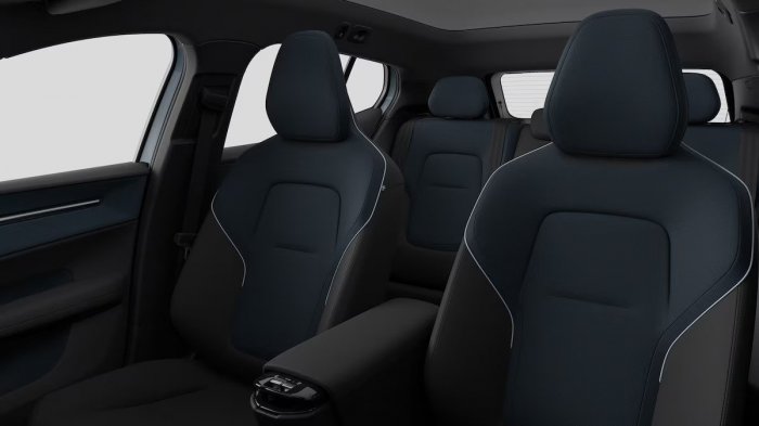Volvo EX30 69 kWh (428 Hp) Twin Motor Performance AWD na prodej za 876273 Kč