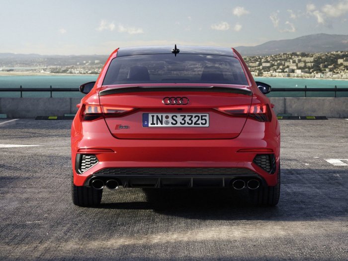 Audi S3 2.0 TFSI (333 Hp) quattro S tronic na prodej za 867686 Kč