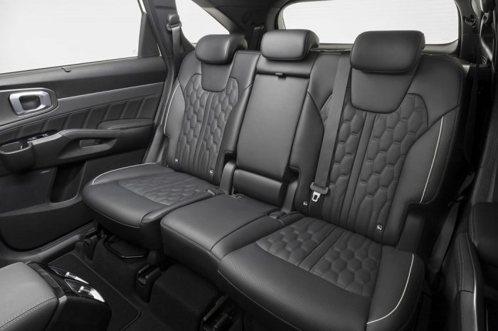 Kia Sorento 2.2 CRDi (201 Hp) AWD DCT na operativní leasing za 16771 Kč/měs.