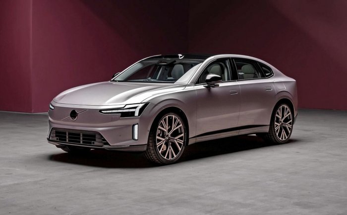 Volvo ES90 92 kWh Single Motor Extended Range (333 Hp) na prodej za 1360336 Kč