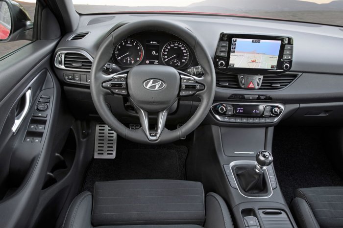Hyundai i30 1.0 T-GDI (120 Hp) na operativní leasing za 4652 Kč/měs.