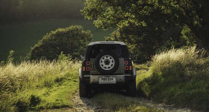 Land Rover Defender 2.0 SD4 (200 Hp) AWD Automatic na prodej za 983306 Kč