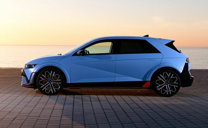 Hyundai IONIQ 5 N N 84 kWh (650 Hp) AWD na prodej za 1520653 Kč