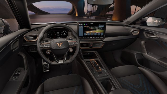 Cupra Formentor 2.0 TSI (333 Hp) DSG 4WD na operativní leasing za 11290 Kč/měs.