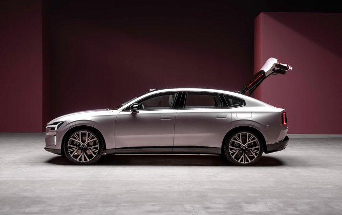 Volvo ES90 92 kWh Single Motor Extended Range (333 Hp) na prodej za 1360336 Kč