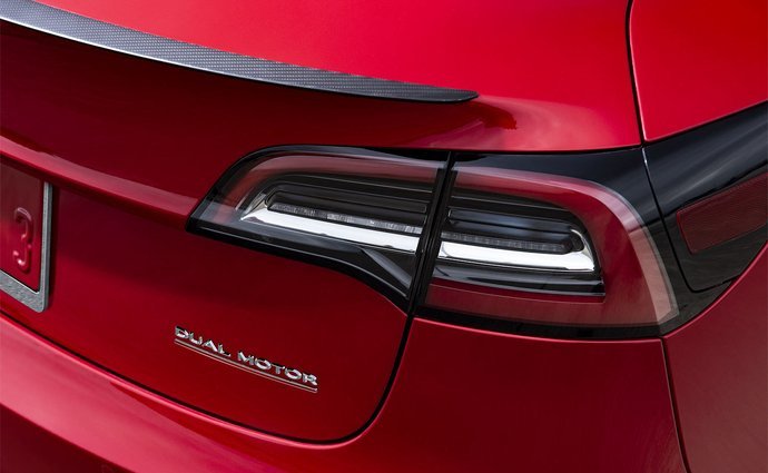 Tesla Model 3 Performance 80.5 kWh (513 Hp) Dual Motor AWD na prodej za 826446 Kč