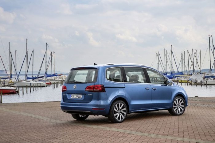 Volkswagen Sharan 2.0 TDI SCR (150 Hp) na operativní leasing za 9690 Kč/měs.