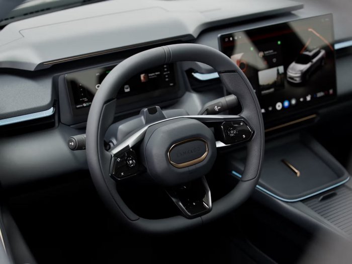 Lynk & Co Lynk & Co 01 1.5 PHEV (137 Hp) na operativní leasing za 16040 Kč/měs.