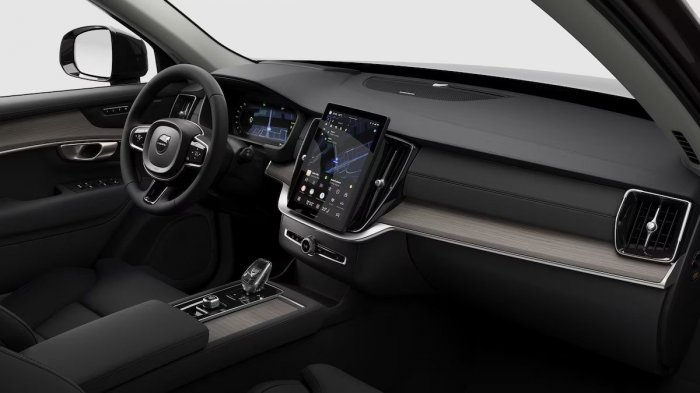 Volvo XC90 B5 (250 Hp) AWD Mild hybrid Aut na operativní leasing za 21292 Kč/měs.