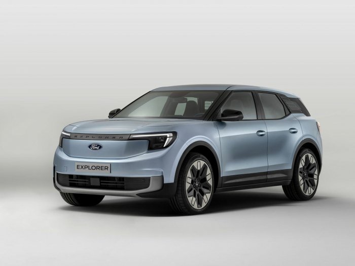 Ford Explorer 52 kWh (201 Hp) STANDARDNÍ DOJEZD RWD na operativní leasing za 14151 Kč/měs.