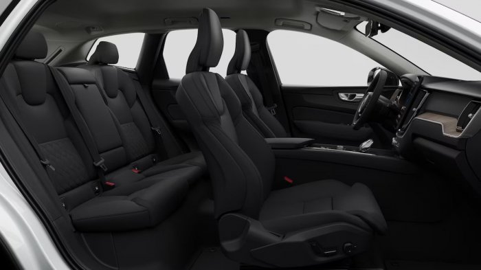 Volvo XC60 2.0 B5 (250 Hp) AWD Automatic na operativní leasing za 12650 Kč/měs.