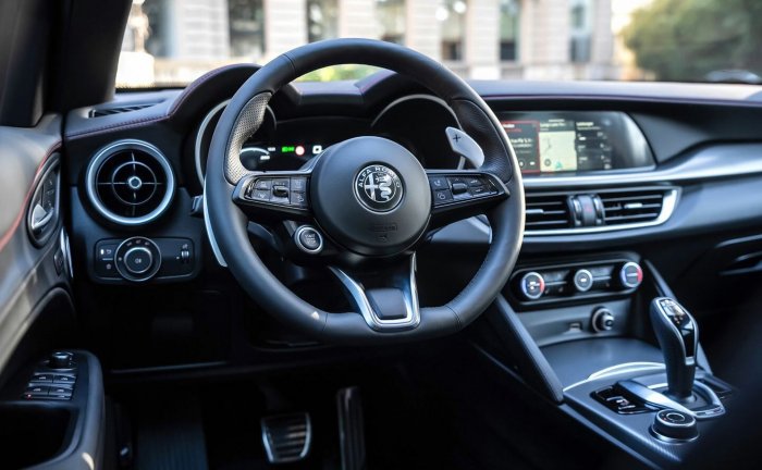 Alfa Romeo Stelvio 2.2 JTDm (160 Hp) AT8 na operativní leasing za 18007 Kč/měs.