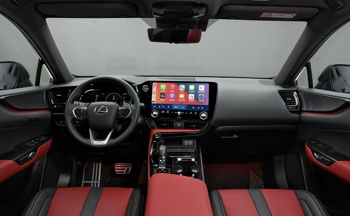 Lexus NX 350h (244 Hp) Hybrid AWD e-CVT na operativní leasing za 13692 Kč/měs.