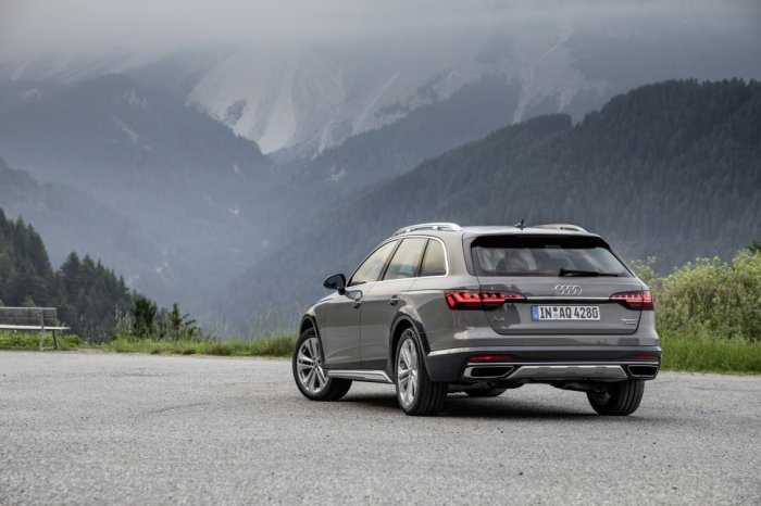 Audi A4 50 TDI V6 (286 Hp) quattro Tiptronic na prodej za 1032424 Kč